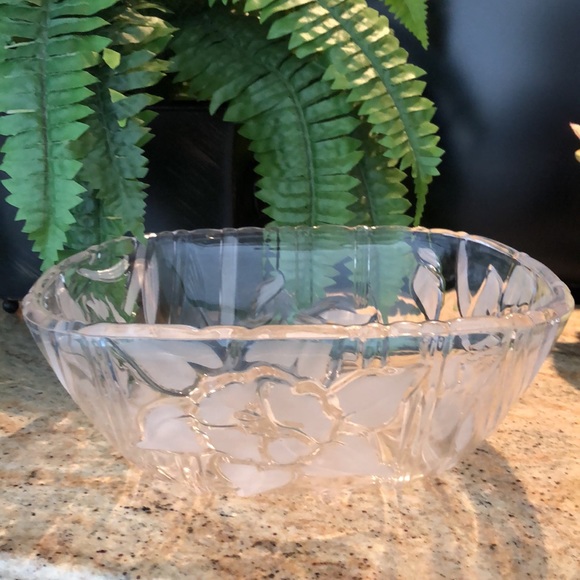 Large Crystal Bowl - Picture 5 of 8